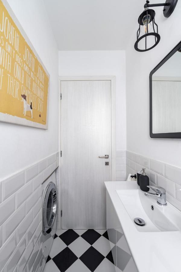 The Black Marble - Sea View, 2Br, 2Ba By Bnc 아테네 외부 사진